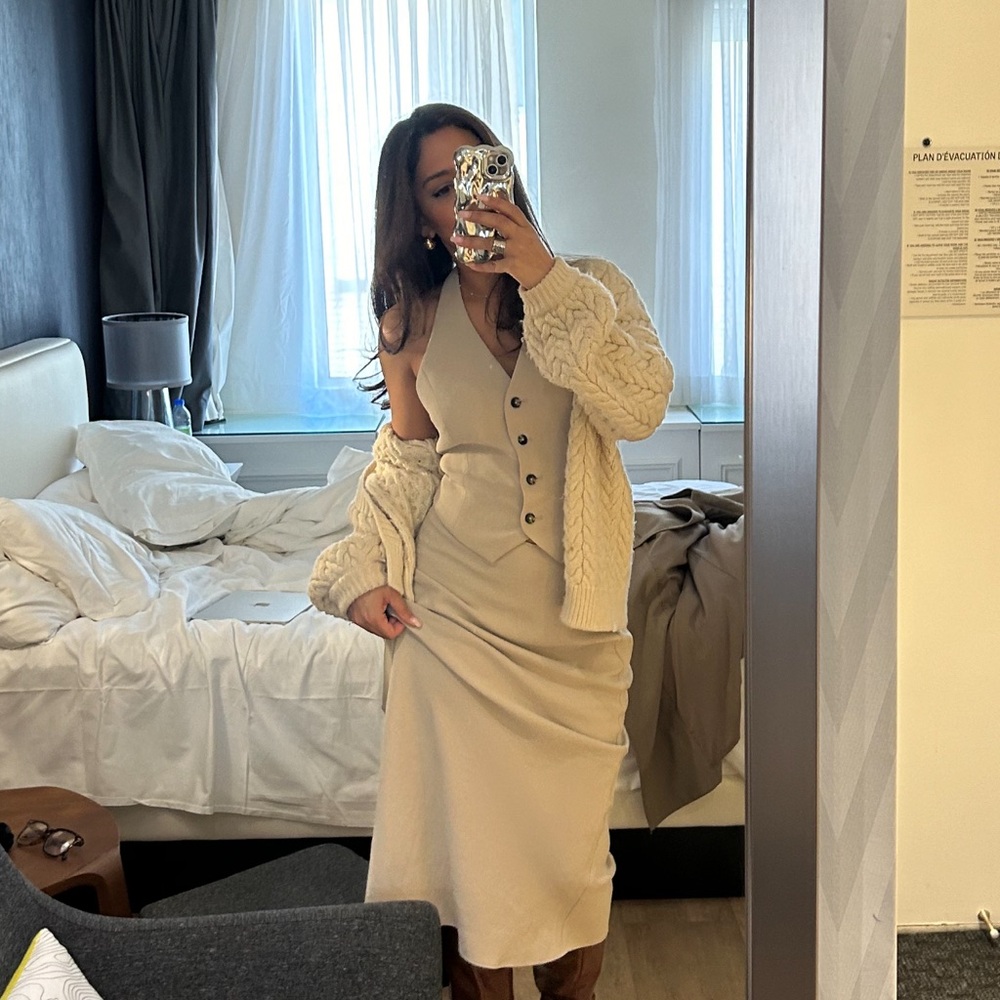 Beige Button-Front Midi Skirt - Women